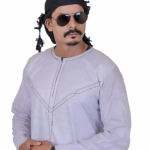 Focus on Tradition & Comfort Title: Authentic Omani Jubba - Traditional Elegance & Everyday Comfort