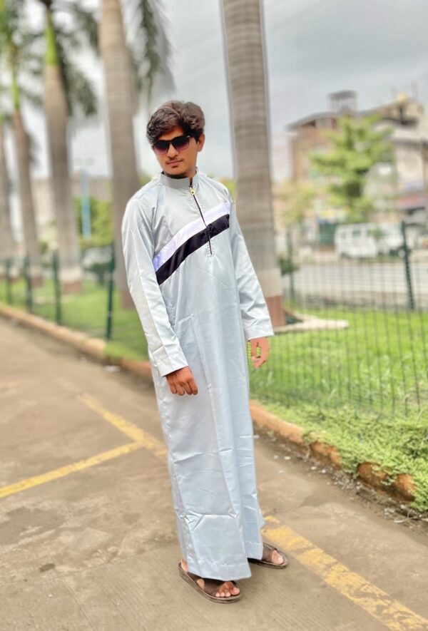 Modern White Arabi Jubba for Men - Stylish Zipper & Black Stripe Design - Image 3
