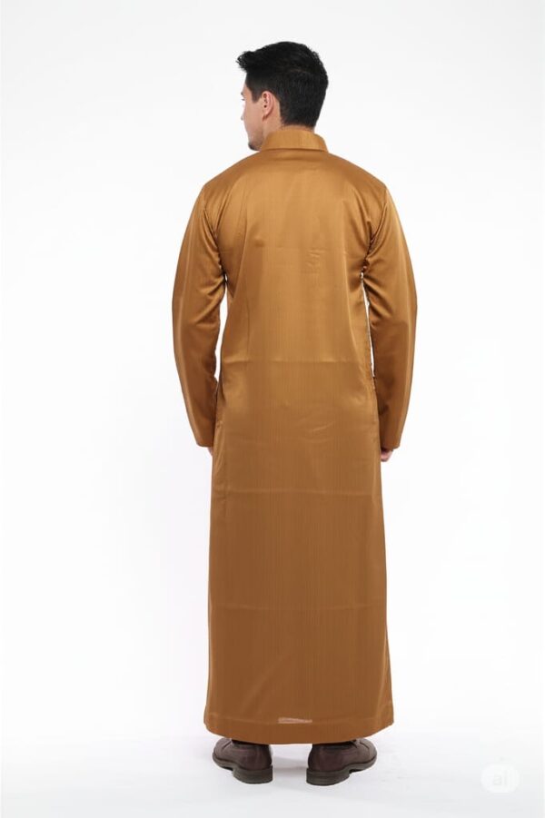 Elegant Gold Thobe / Dishdasha for Men - Image 4