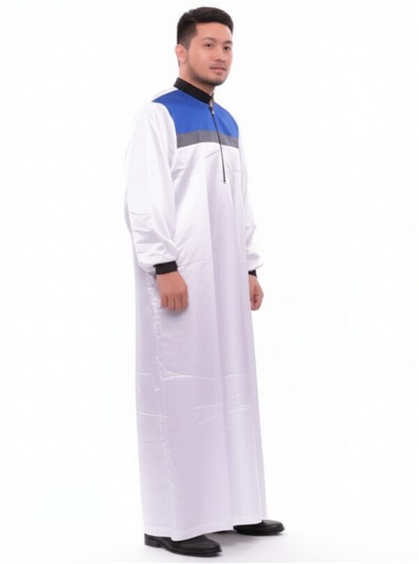 Sporty & Stylish Men's Thobe / Kandura - Image 2